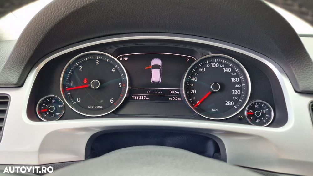 Volkswagen Touareg 3.0 V6 TDI BMT - 15