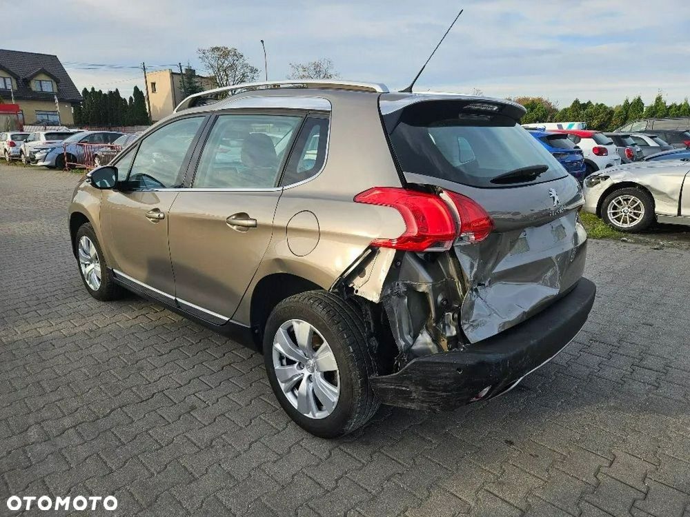 Peugeot 2008 - 8