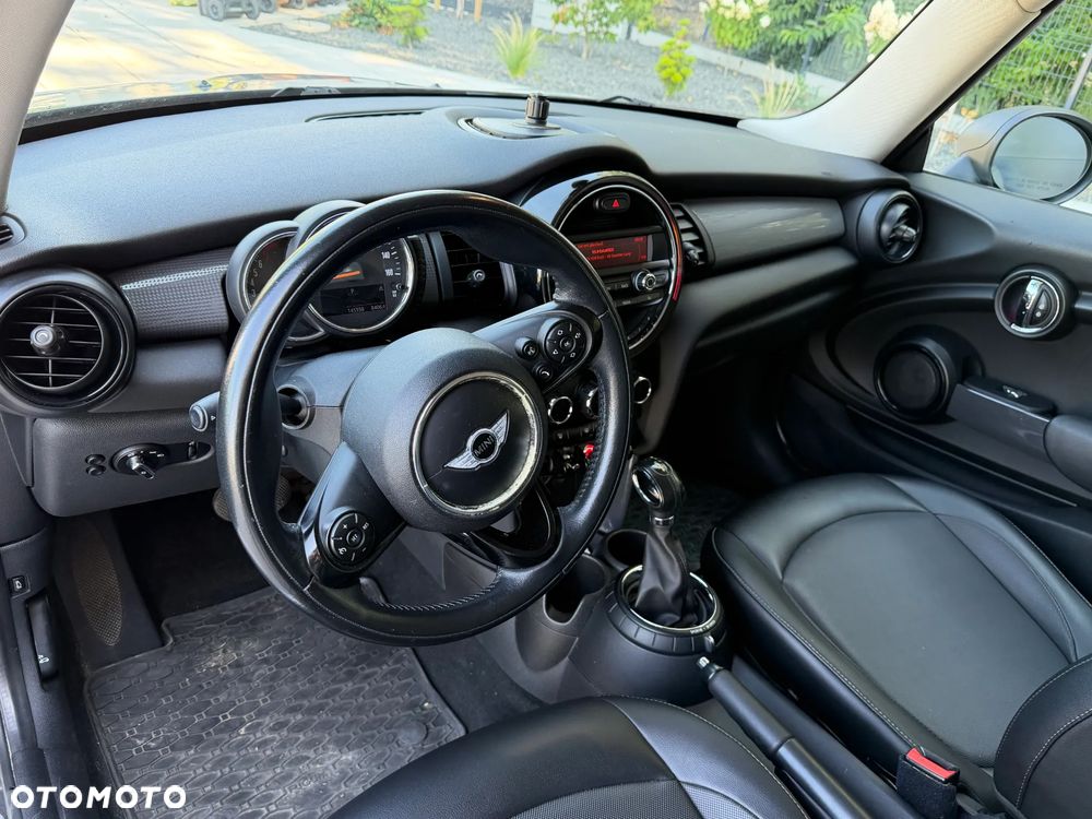 MINI Cooper Standard - 4