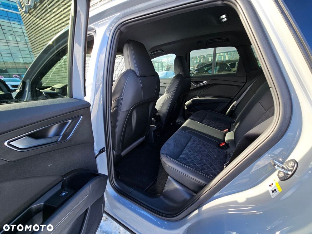Audi Q4 e-tron - 11