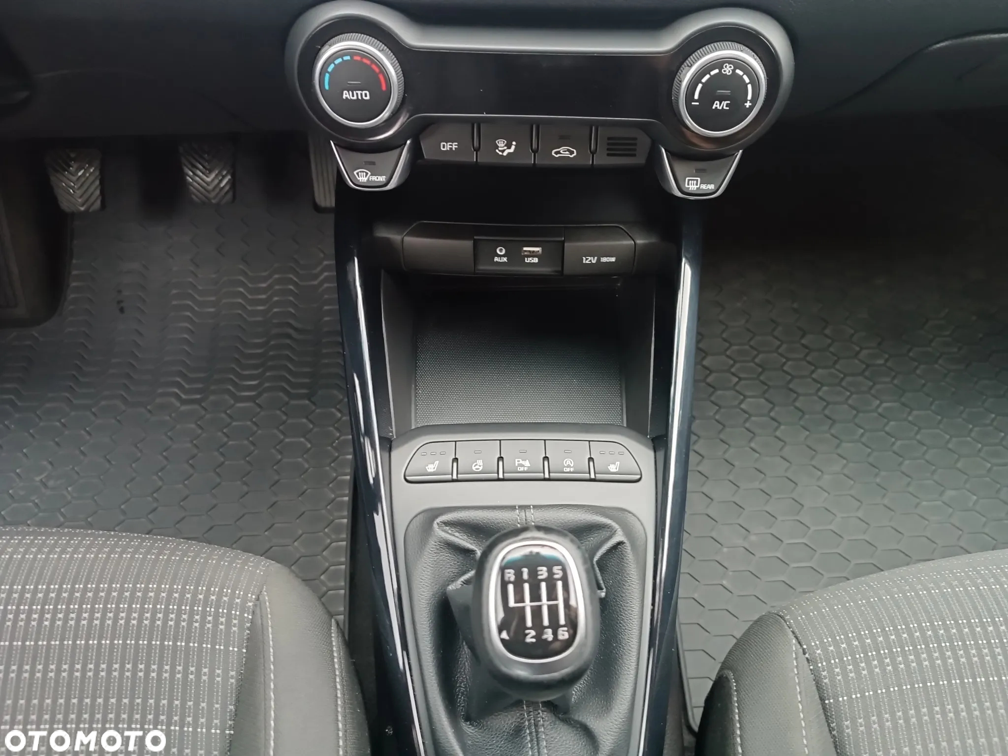 Kia Stonic - 22