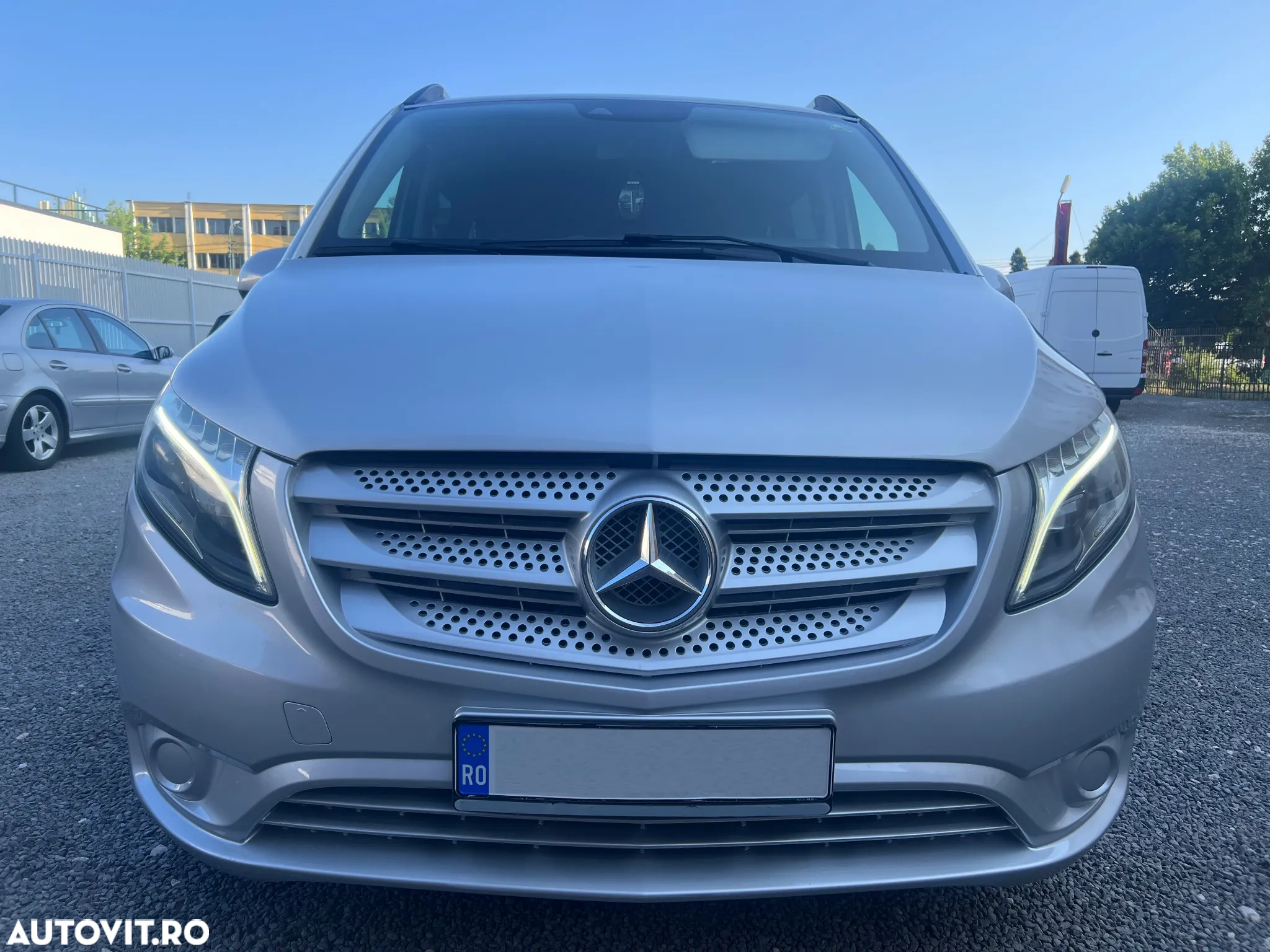 Mercedes-Benz Vito 116 CDI (BT) Tourer 4MATIC Extral. Aut. SELECT - 2