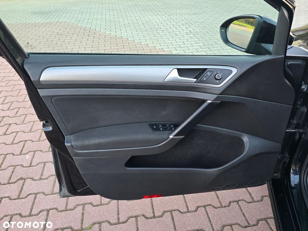 Volkswagen Golf 1.6 TDI BlueMotion Comfortline - 17