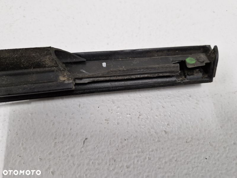 fiat 500x listwa zgarniająca drzwi prawy przód prawa przednia czarna - 7