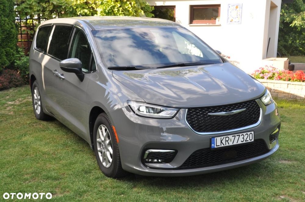 Chrysler Pacifica - 1