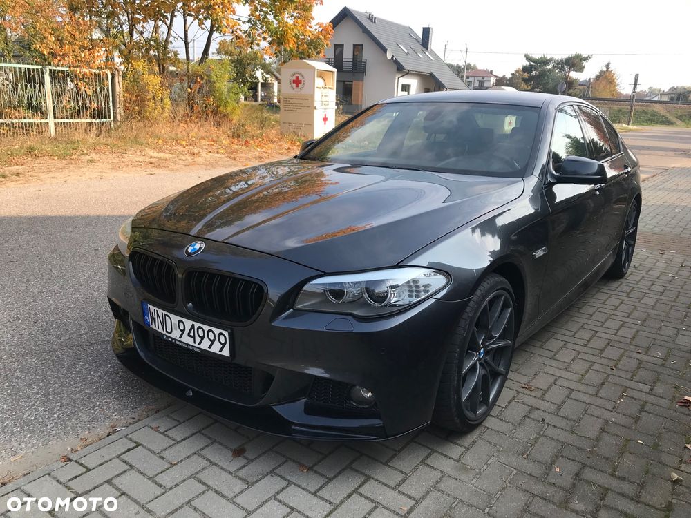 BMW Seria 5 525d xDrive - 27