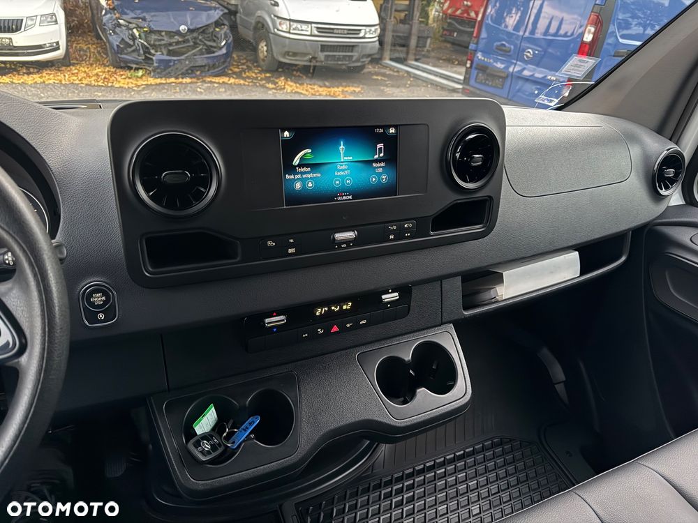 Mercedes-Benz Sprinter - 17