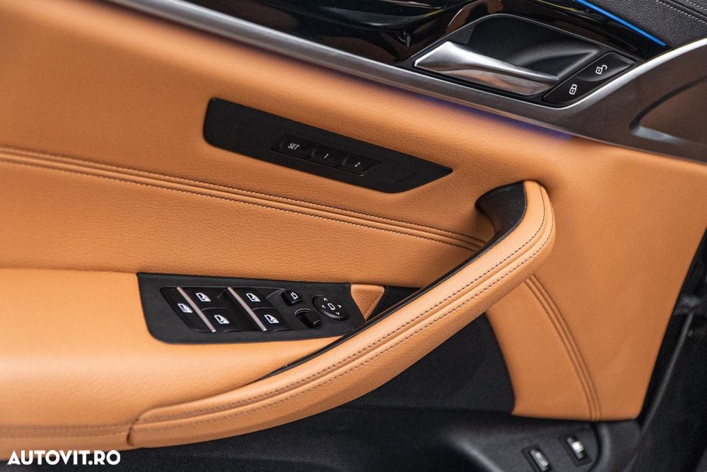 BMW Seria 5 530e Aut. Luxury Line - 33