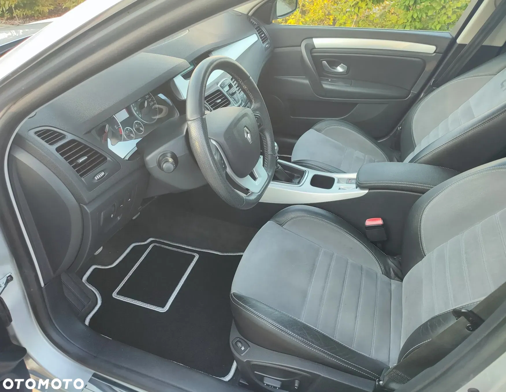 Renault Laguna Grandtour dCi 180 FAP GT - 21