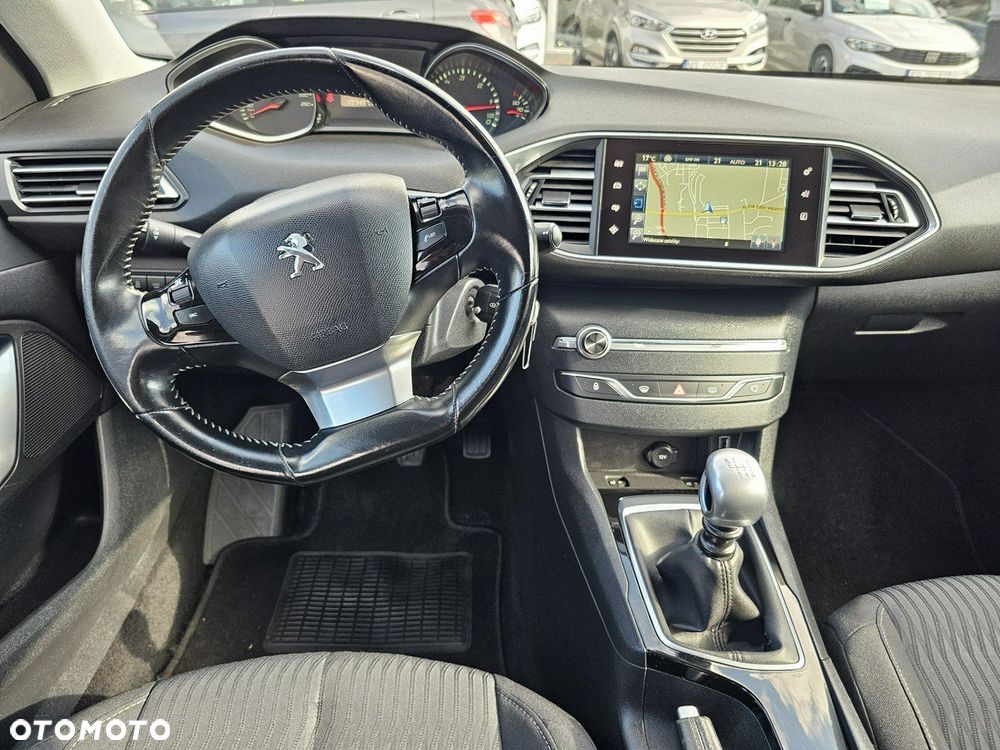 Peugeot 308 1.6 BlueHDi Allure S&S - 18