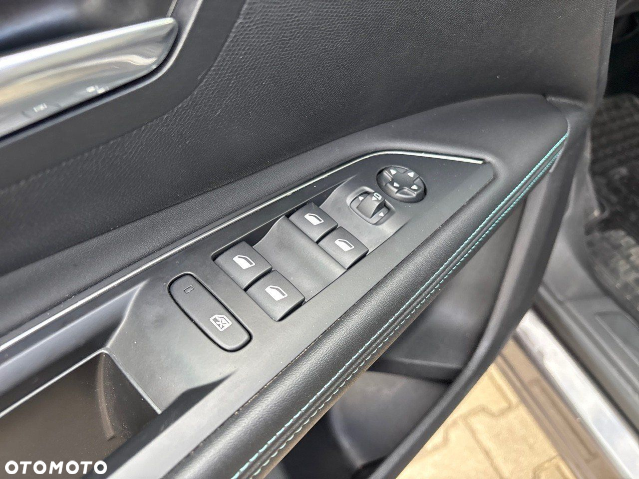 Peugeot 5008 1.5 BlueHDi Allure S&S EAT8 - 12