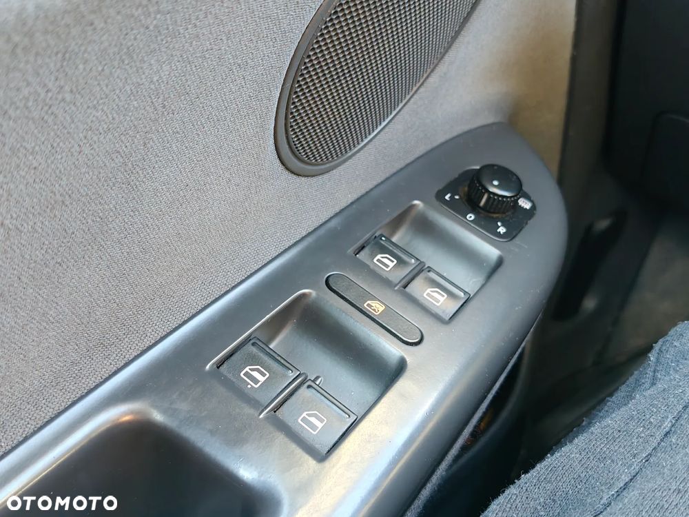 Volkswagen Golf Plus 1.9 TDI Comfortline - 21