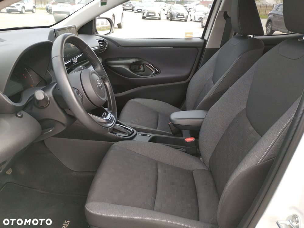 Toyota Yaris Hybrid 1.5 Style - 17