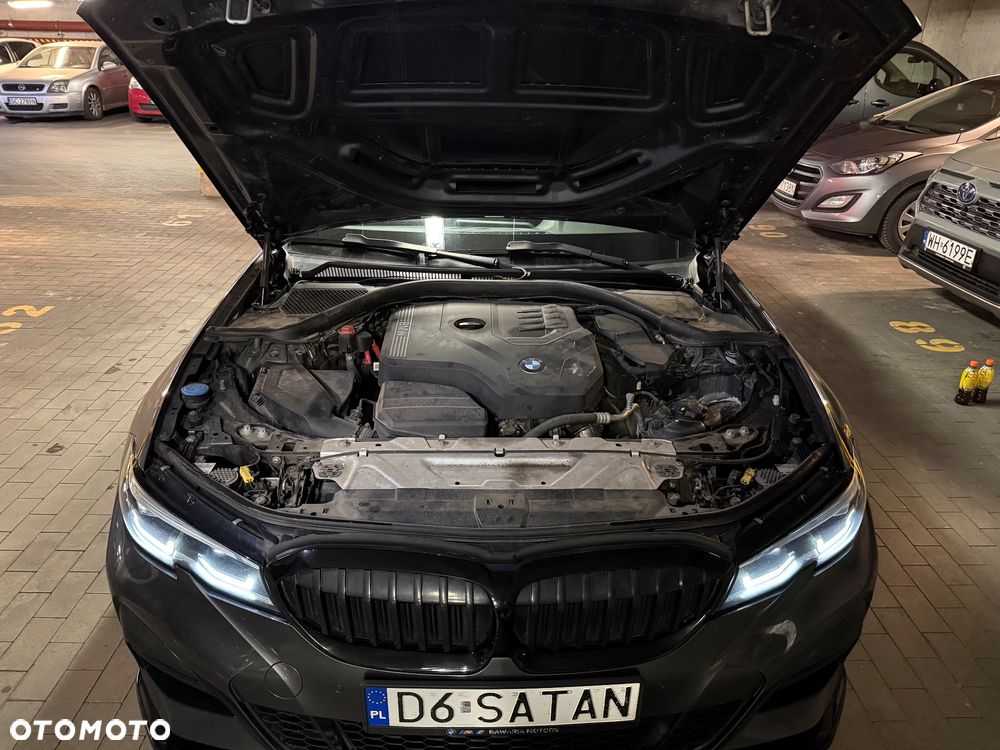 BMW Seria 3 318i M Sport - 34