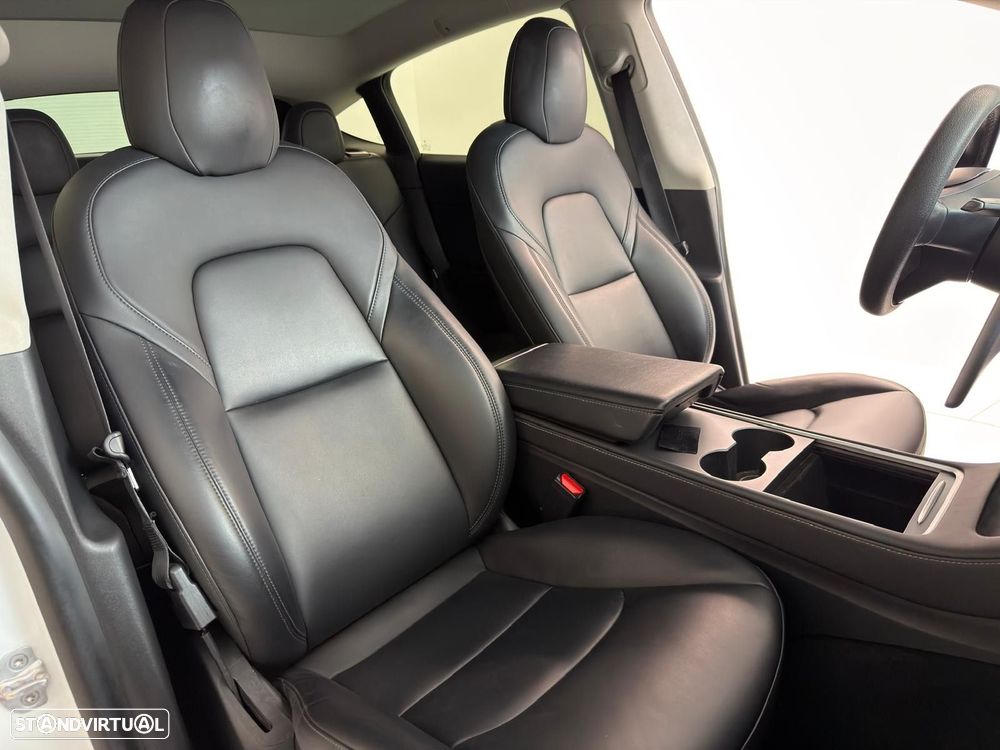 Tesla Model Y Long Range Dual Motor AWD - 15