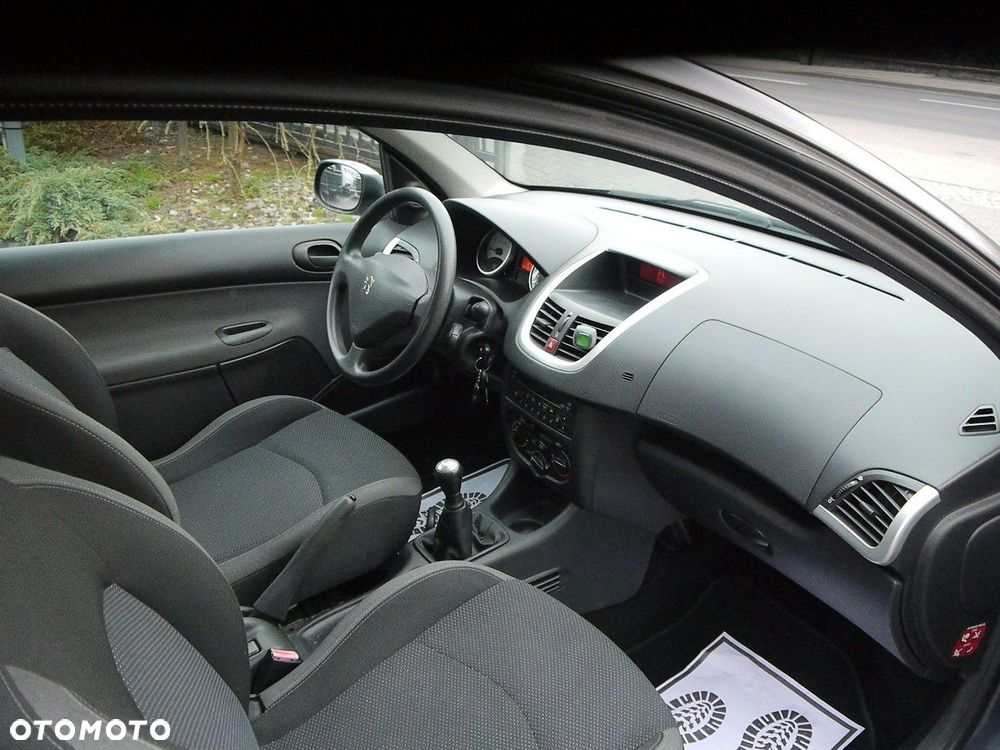 Peugeot 206 plus 1.1 Presence Euro5 - 21