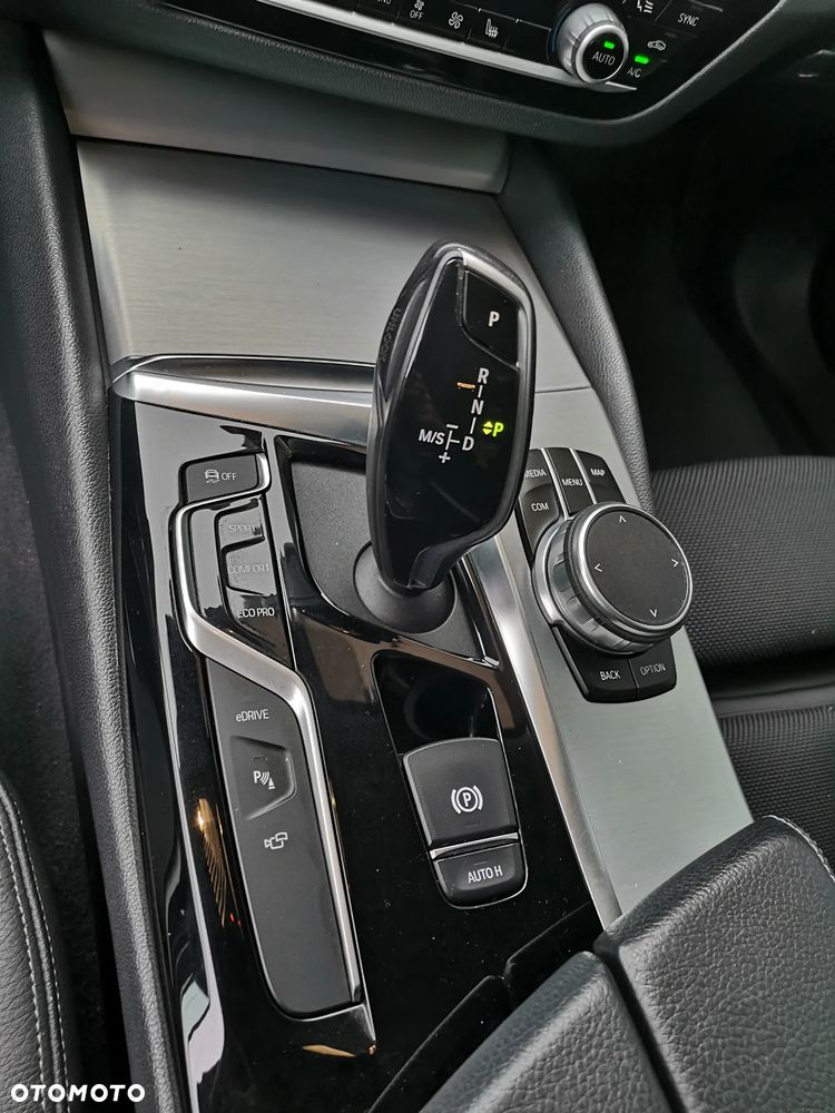 BMW Seria 5 530e iPerformance - 25