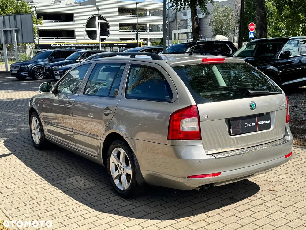 Skoda Octavia 2.0 TDI DPF Elegance - 6