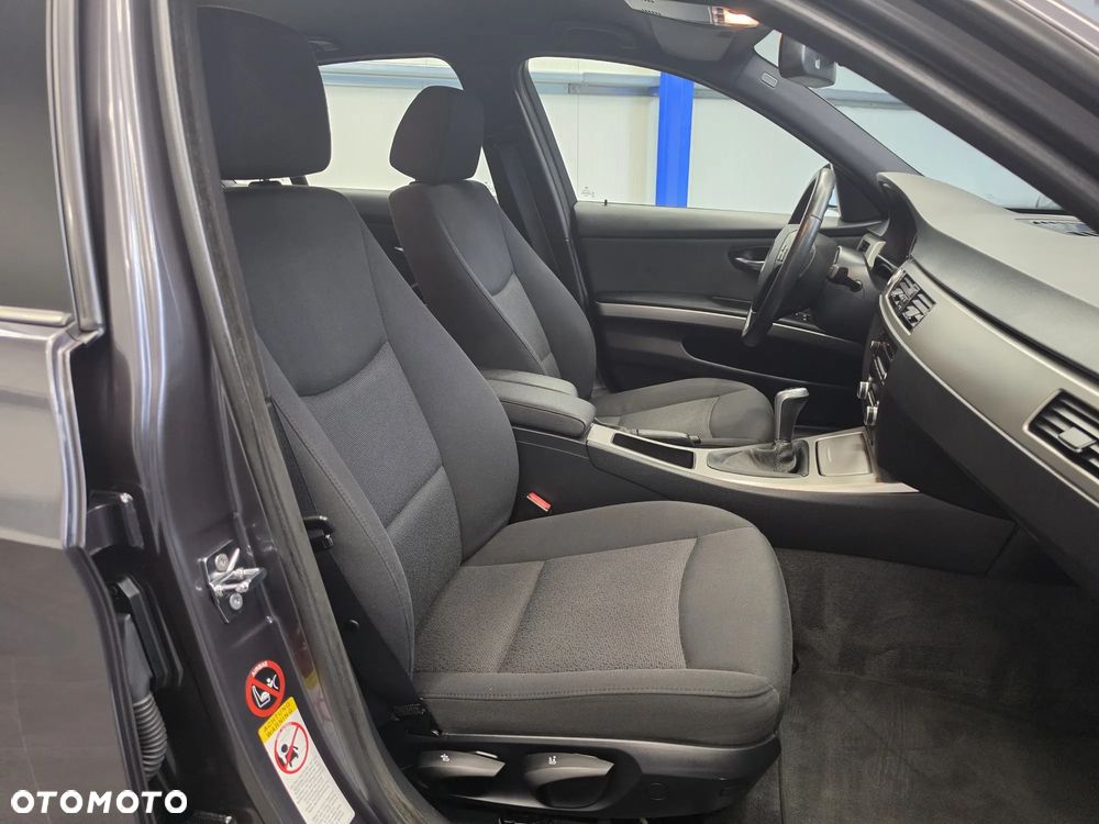 BMW Seria 3 318i Edition Lifestyle - 25