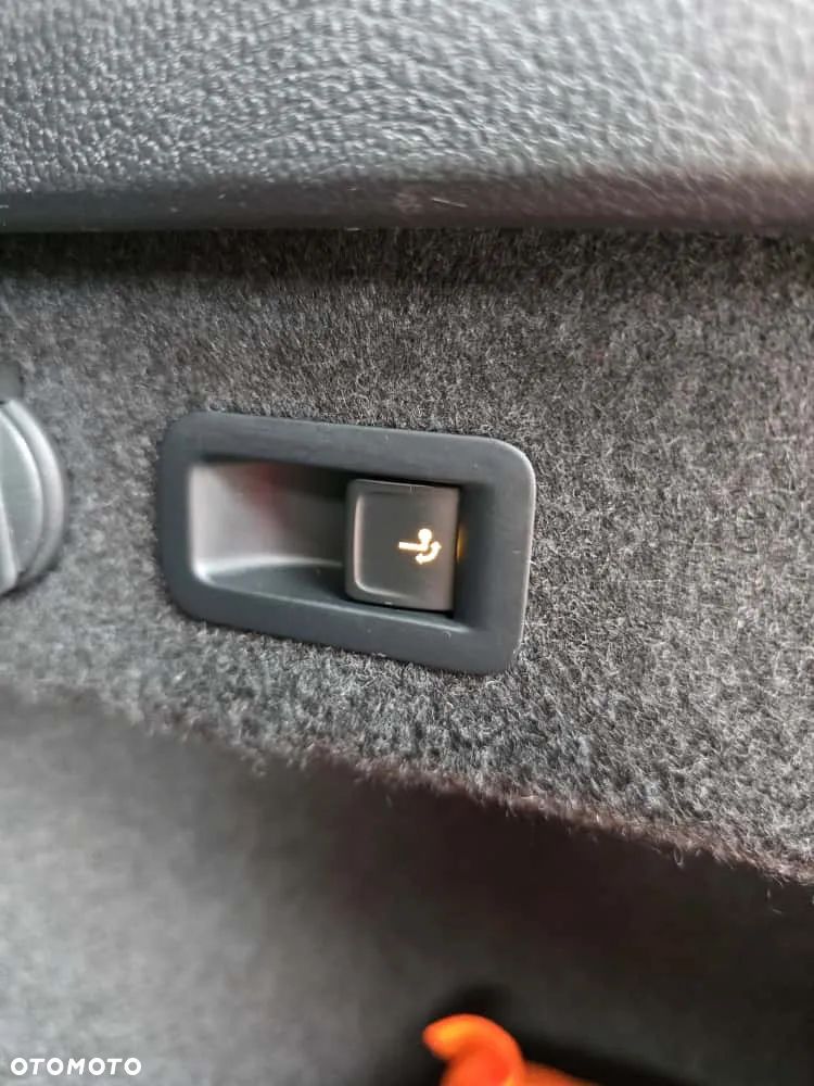 Volkswagen Passat 2.0 TDI SCR Elegance DSG - 31