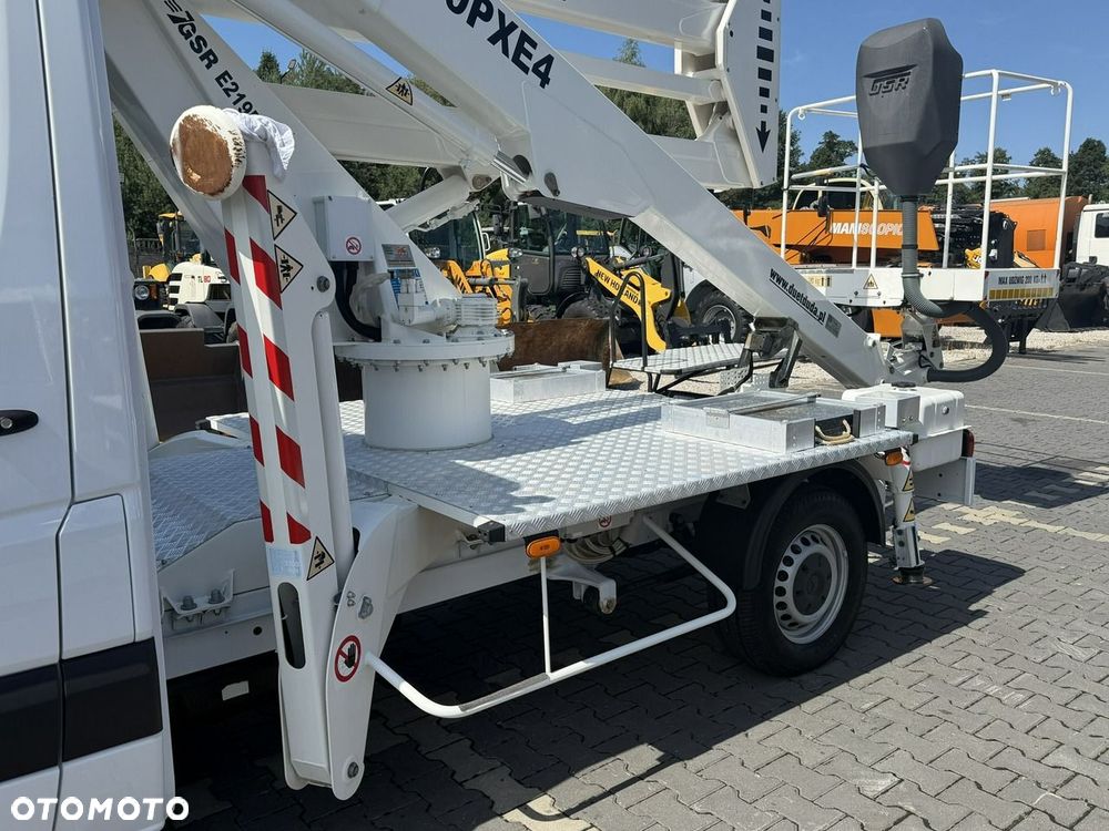 Mercedes-Benz Sprinter - 14