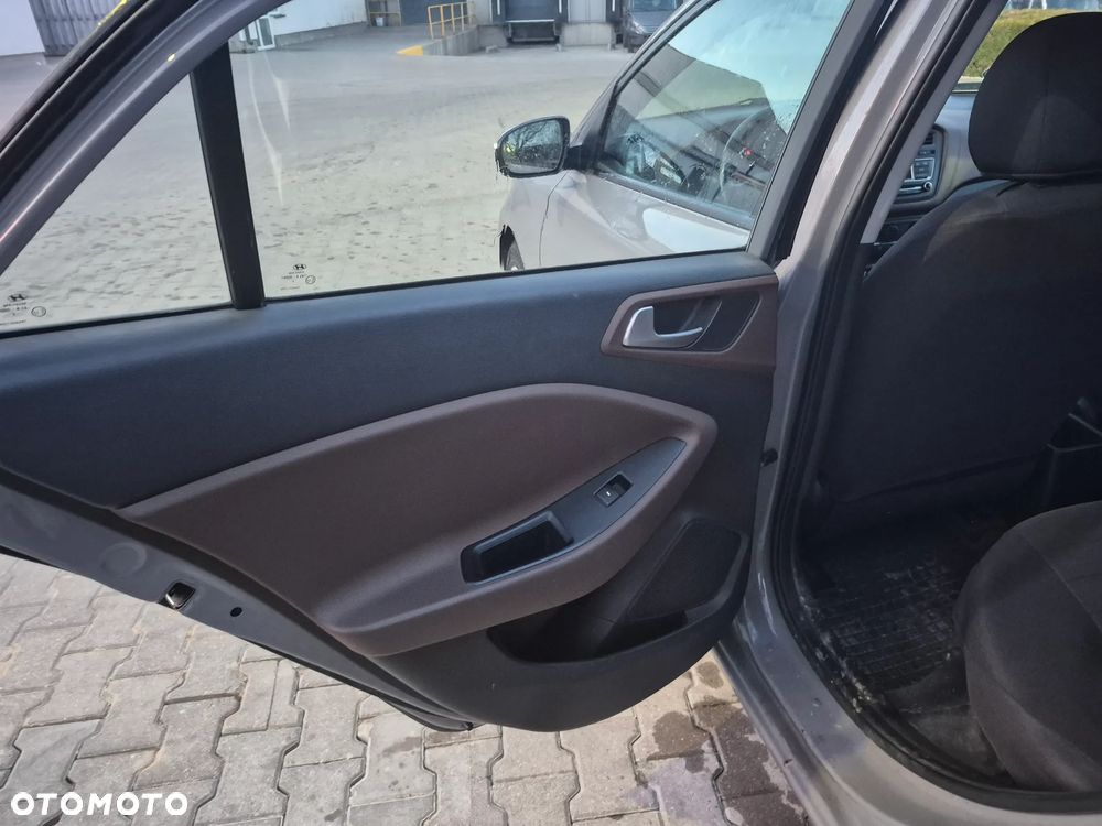 Hyundai i20 1.1 CRDi - 10