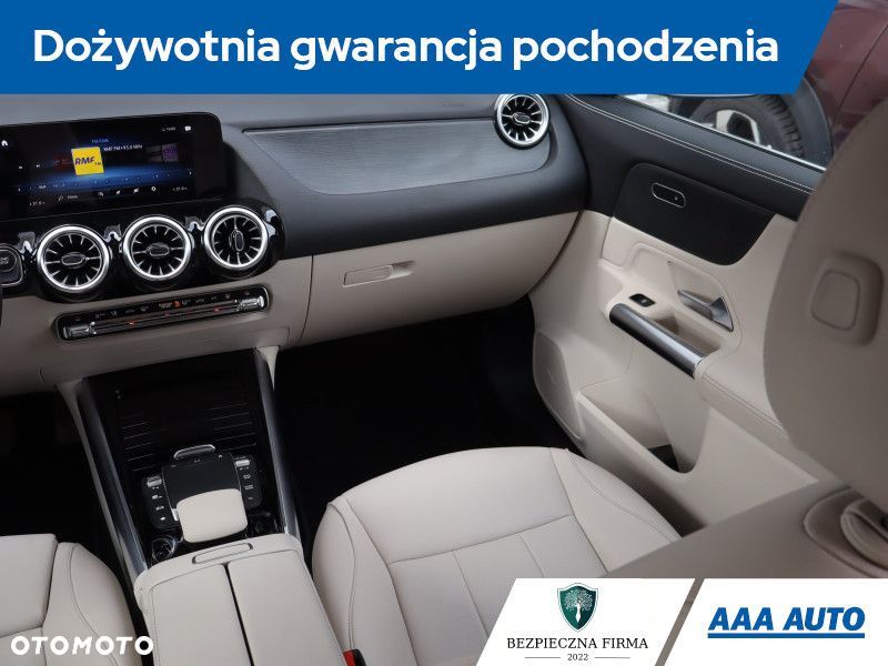 Mercedes-Benz EQA - 10