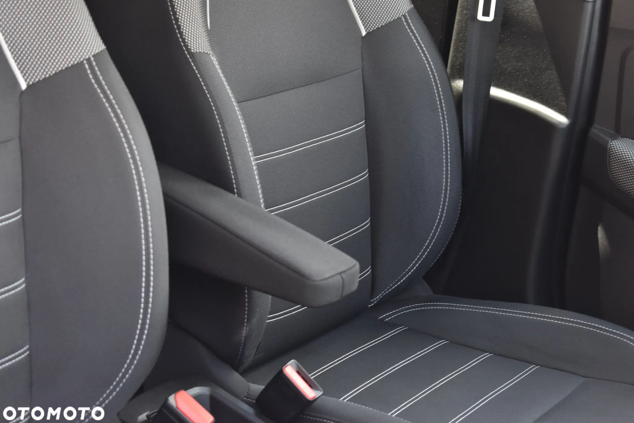 Dacia Sandero SCe 65 Essential - 16