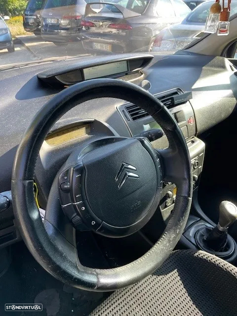 Citroën C4 1.4 16V SX - 5