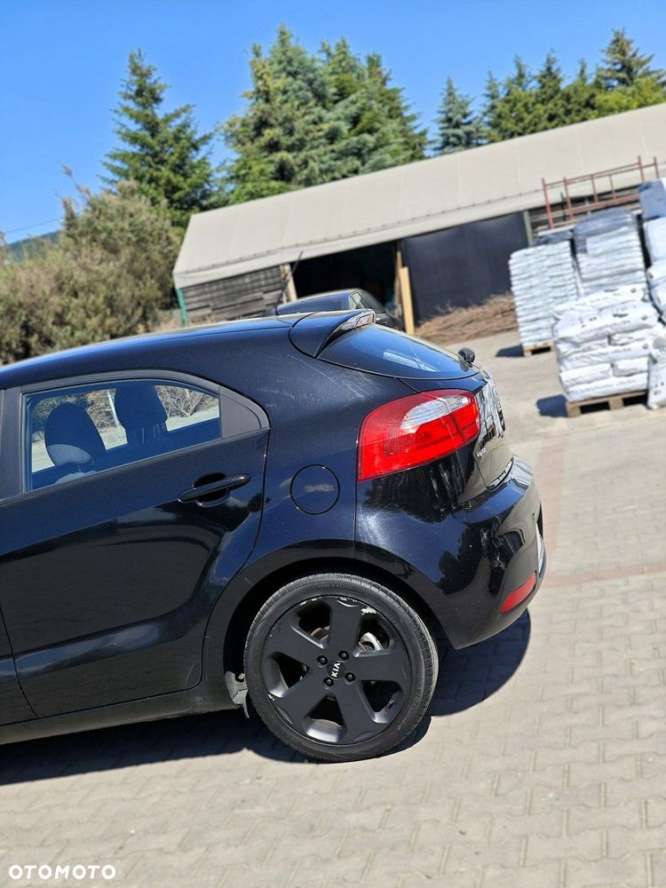Kia Rio - 25