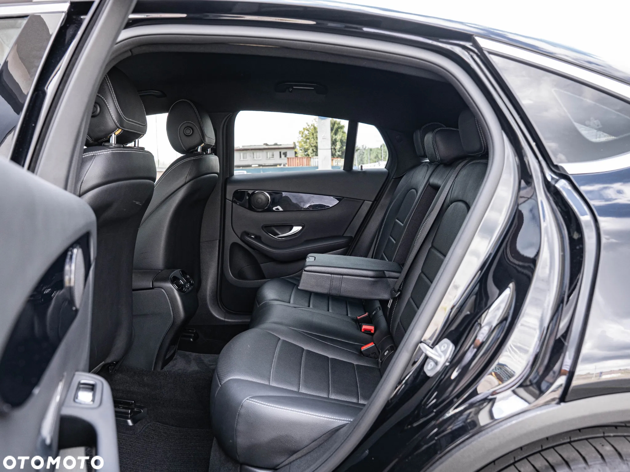 Mercedes-Benz GLC 300 Coupe 4Matic 9G-TRONIC Exclusive - 31