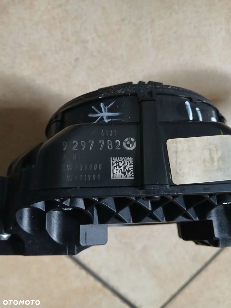 Manetki przełączniki kierownicy taśma BMW F11 9297782 - 2