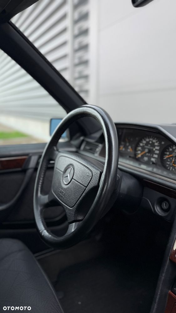 Mercedes-Benz W124 (1984-1993) - 37