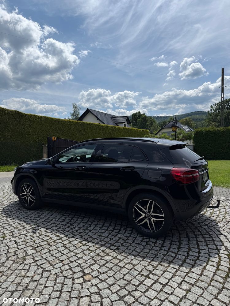Mercedes-Benz GLA 180 d 7G-DCT - 5