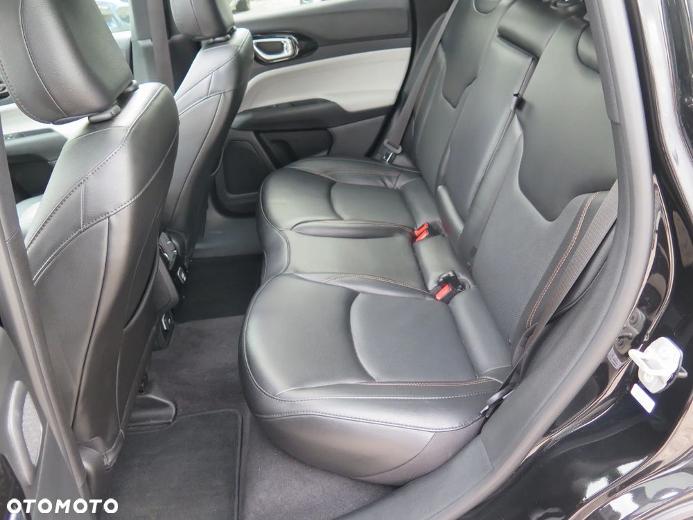 Jeep Compass - 29