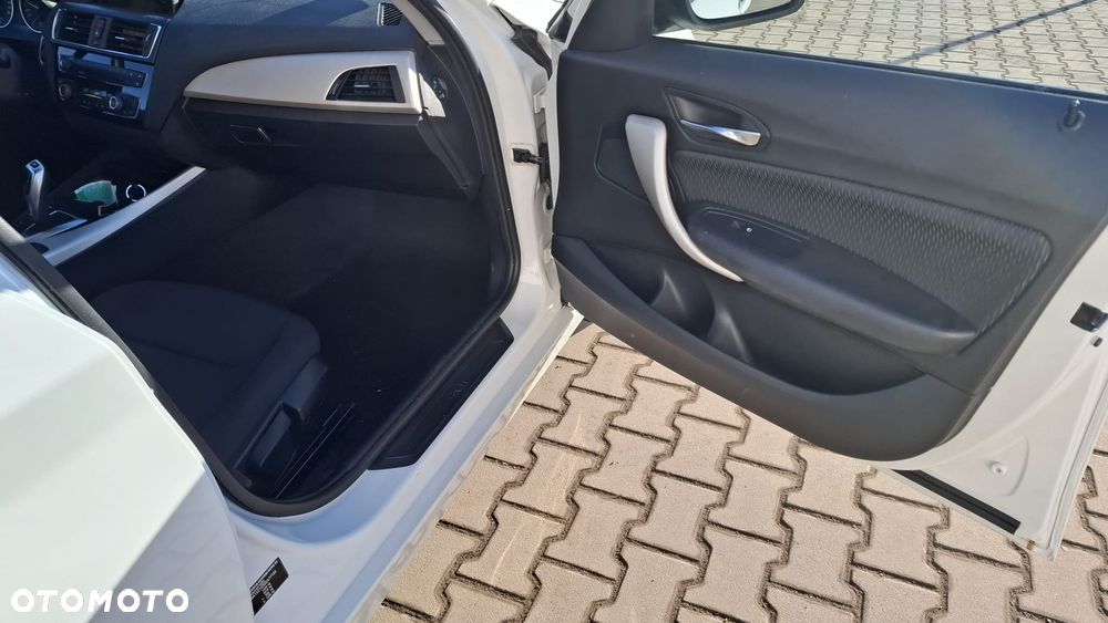 BMW Seria 1 118d Sport Line - 8