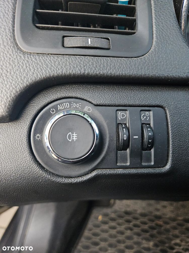 Opel Insignia 1.8 - 14