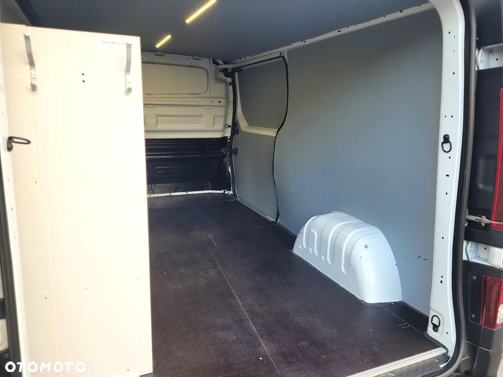 Renault Trafic LONG REGAŁ KLIMA KAMERA TEMPOMAT FV23% - 17