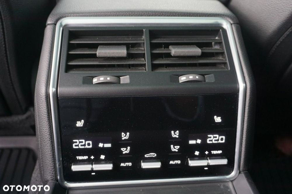 Porsche Panamera 4 - 35