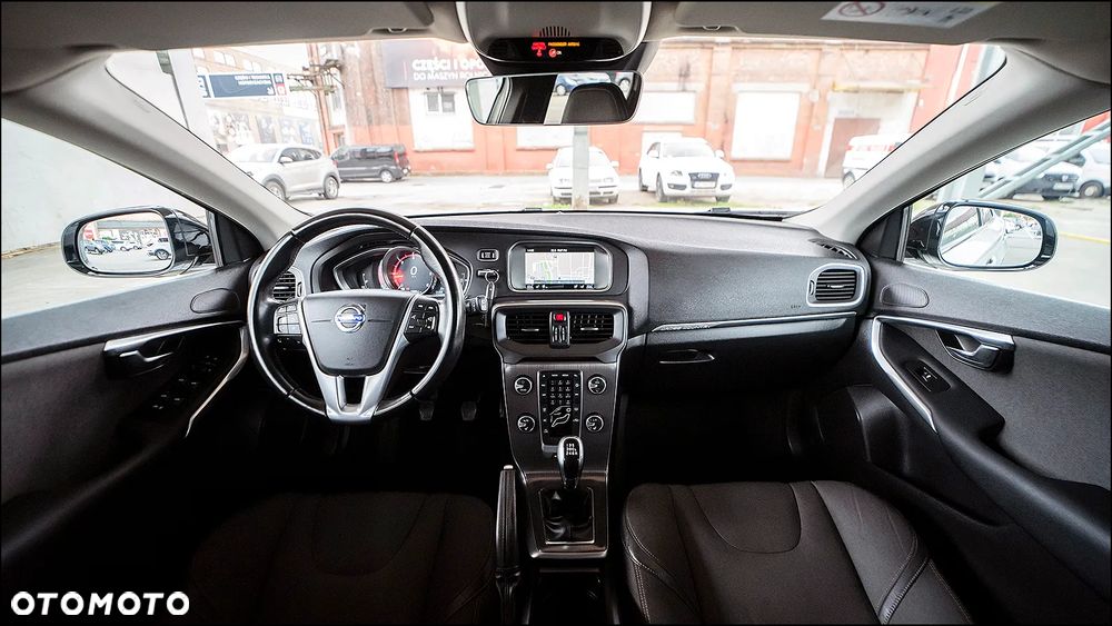 Volvo V40 Cross Country - 16