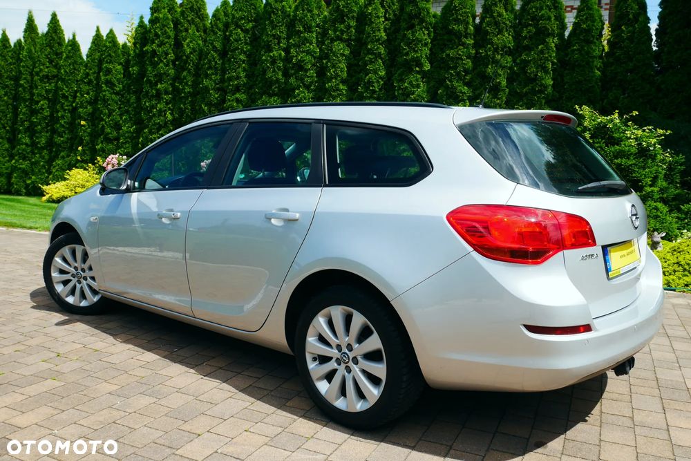Opel Astra 1.6 Caravan Cosmo - 3