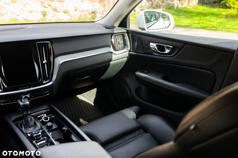 Volvo V60 Cross Country D4 AWD - 18
