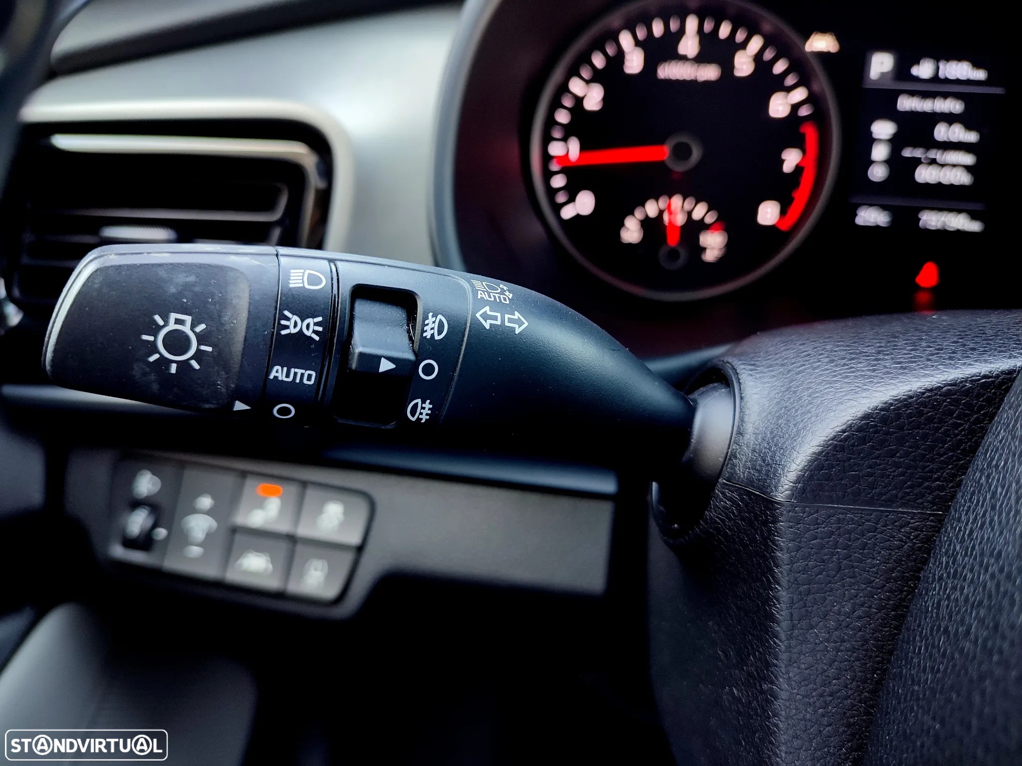 Kia Stonic 1.0 T-GDI Tech 7DCT - 21