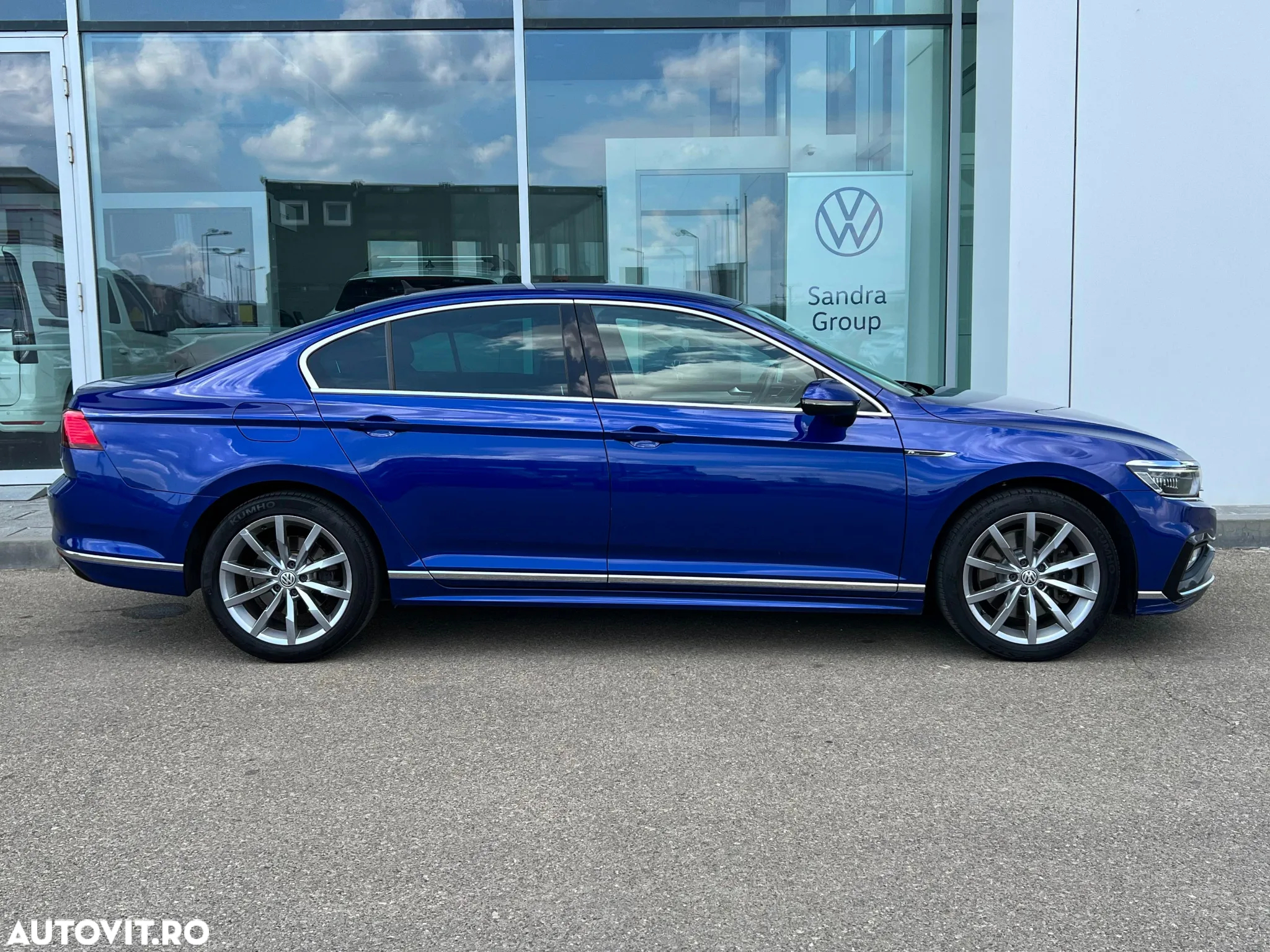 Volkswagen Passat 2.0 BiTDI DSG 4Mot Highline - 2