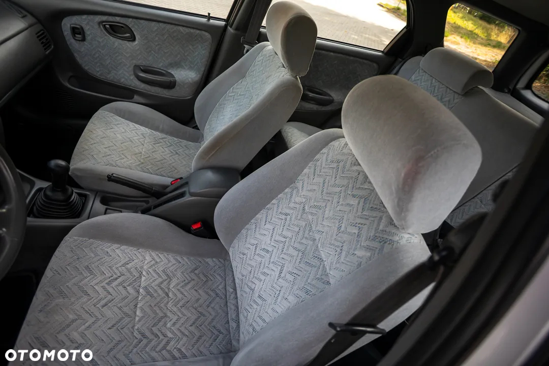 Suzuki Baleno 1.6 GLX - 17