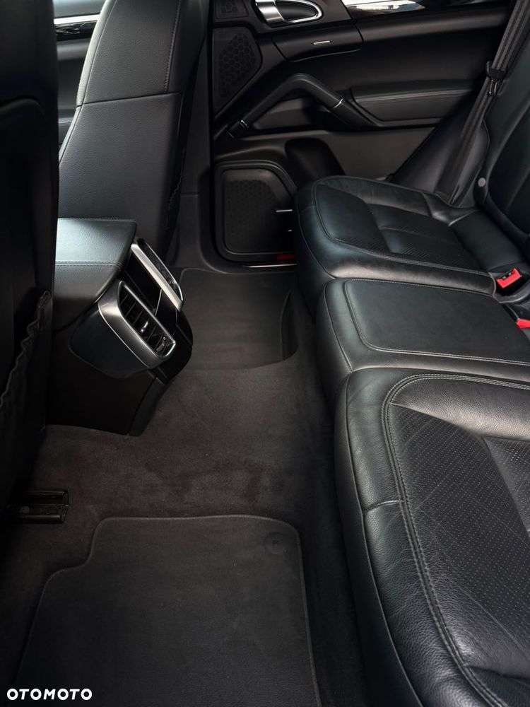 Porsche Cayenne Standard - 29