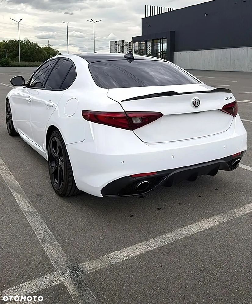 Alfa Romeo Giulia - 6