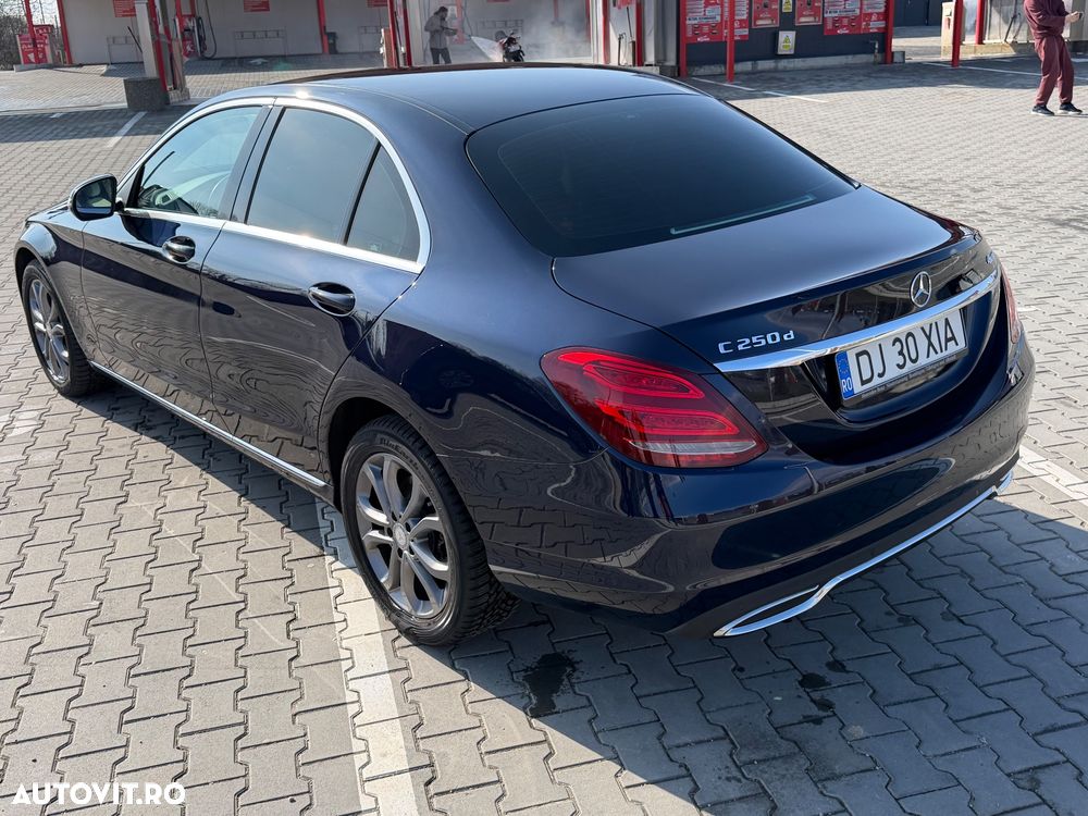 Mercedes-Benz C 250 d 4Matic 9G-TRONIC Exclusive - 3