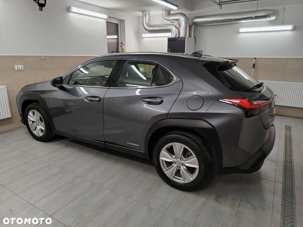 Lexus UX 250h Elegance 2WD - 9