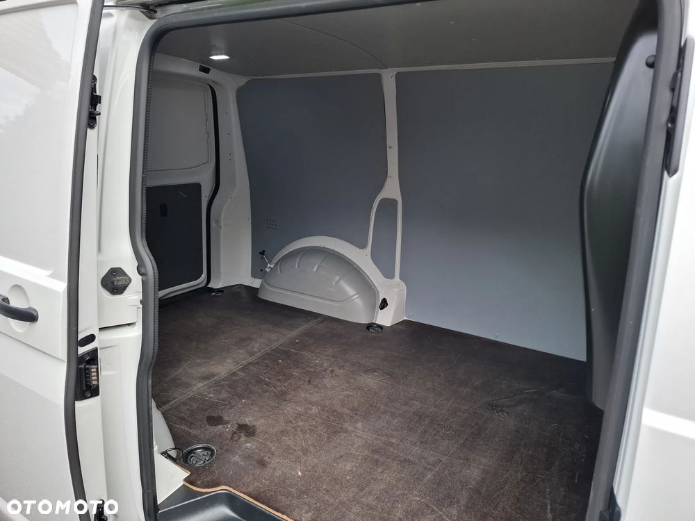 Volkswagen Transporter - 12